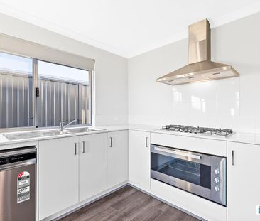 Stylish Rooms with Private Ensuite in Purpose-Built Co-Living Home ! - Photo 4