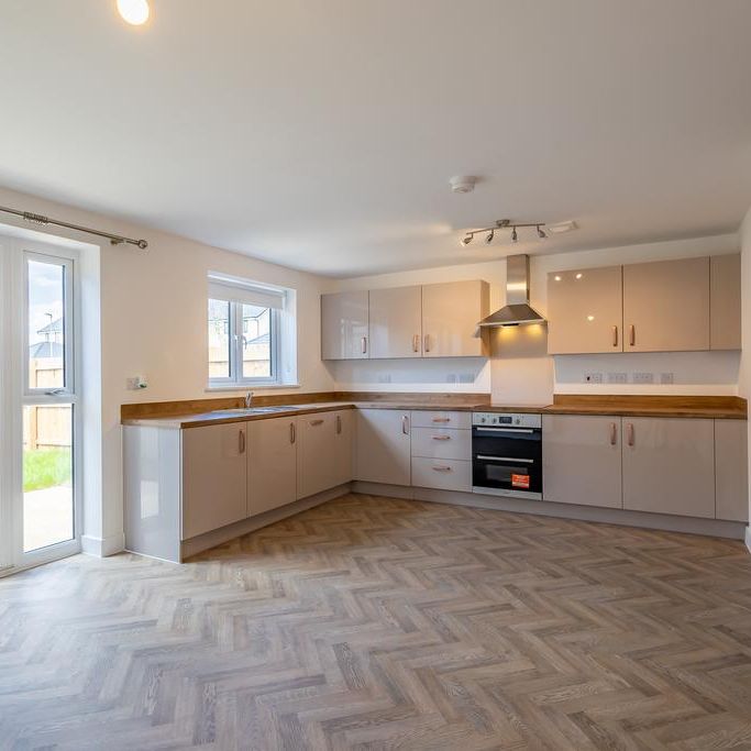 5 bedroom semi-detached house to rent - Photo 1