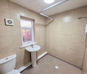 2 bedroom semi-detached house to rent - Photo 6