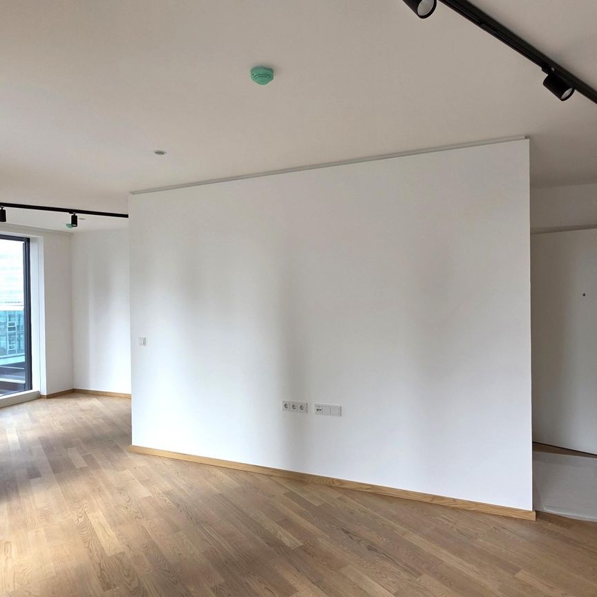 Sonnenstunden mit Stil! Ob am Wasser oder in den Wolken der DC-Flats im 22. Bezirk - Foto 1