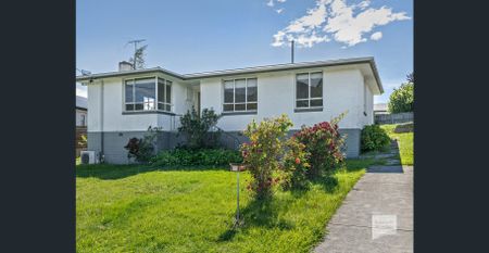 Family Home - Photo 4