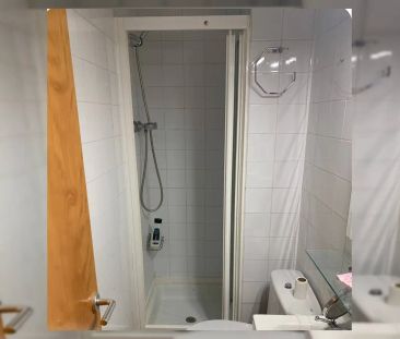 Room in a shared 2-bedroom apartment for rent in Sabadell - Photo 6