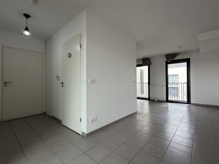 Location Appartement 4 pièces 84m² BORDEAUX 33200 - Photo 2