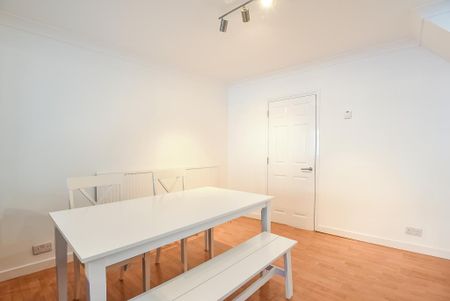 3 bedroom terraced house to rent - Photo 3