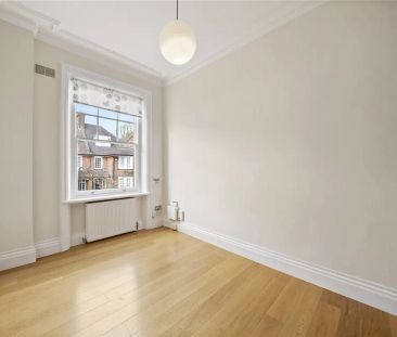 3 bedroom flat in Hampstead - Photo 5