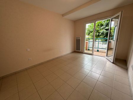 Location Appartement 3 pièces 72m² - Photo 5