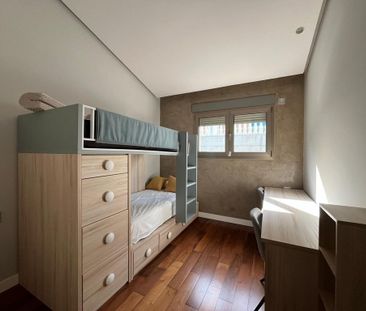 2 room luxury penthouse for rent in Valencia - Photo 3