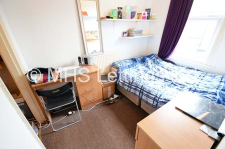 4 Bedroom Mid Terraced House for rent in Hessle View - Photo 5