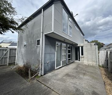 Simplicity on Sherborne! - Photo 1