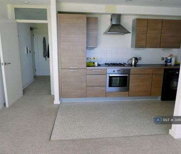 1 bedroom flat to rent - Photo 6