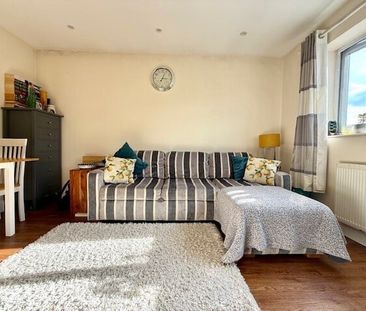 Wigram road, E11, London - Photo 4