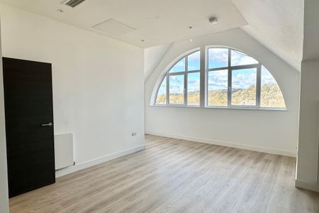 2 bedroom penthouse to rent - Photo 3