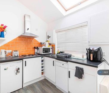 Studio to rent - Photo 6