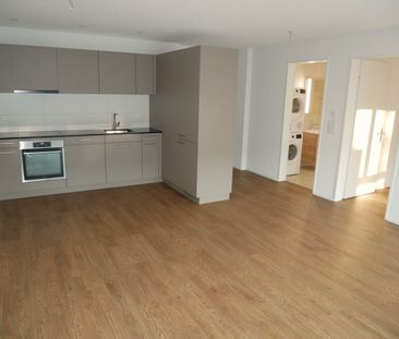 KERZERS - OELEGASSE 74 A, 2.5 ZIMMERWOHNUNG IM 3. STOCKWERK - Foto 2