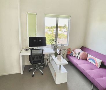 Convenient Glen Eden Living – 3 Bed Townhouse with Garage - Photo 5