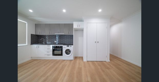 Self contained, modern Furnished Unit - Including Bills - Photo 1