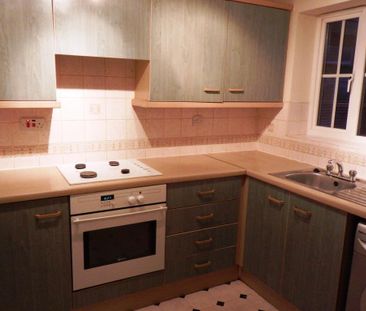 3 bedroom semi-detached house to rent - Photo 3