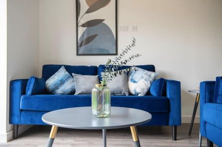 3 bedroom serviced apartment to rent - Photo 2
