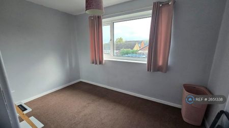 3 bedroom semi-detached house to rent - Photo 4