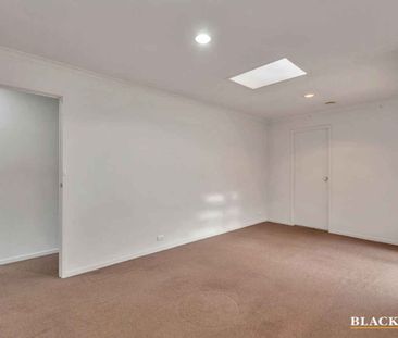 Charming 3-Bedroom Home in Florey - Photo 2