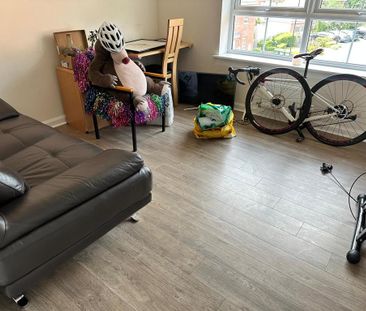 2 bedroom flat to rent - Photo 2