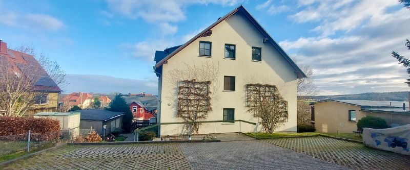 Helle Souterrain-Wohnung mit Terrasse & Einbauküche! - Photo 1