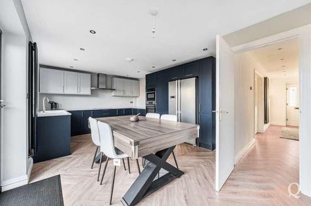 Cherry Gardens, Teynham, Sittingbourne, Kent, ME9 - Photo 4