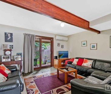 Townhouse in the heart of Windsor - Photo 1