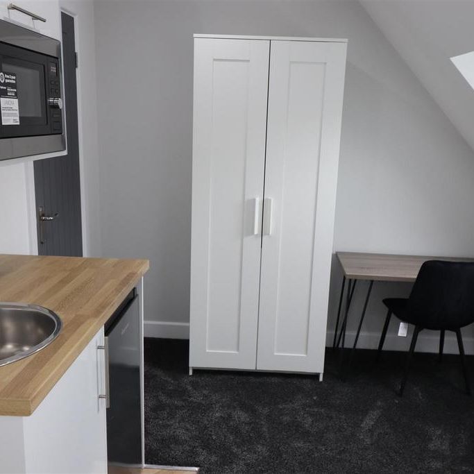 1 bedroom in a house share to rent - Photo 1