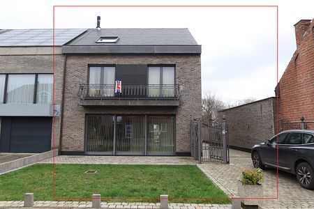 Uiterst ruime woning met 4 slk, aparte garage en tuin nabij Donkmeer | Berlare - Foto 2