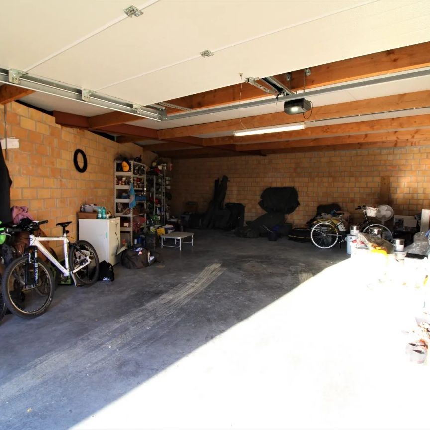 Gelijkvloers appartement met 1 slaapkamer en ruime garage te Staden - Photo 1