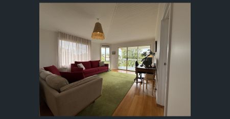 Coastal Living at Its Best – 4-Bedroom Home with Ocean Views - Photo 4