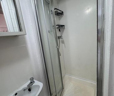 Studio Flat, High Road Leytonstone, E11 - Photo 5