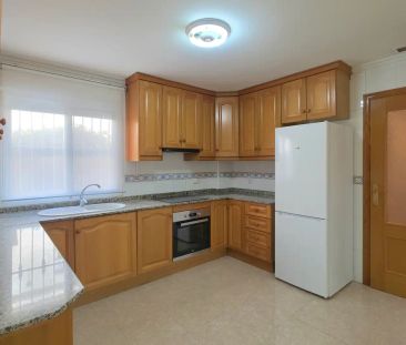 Casa o chalet de alquiler en Plaza María Muntaner, B2, Centro - Photo 2