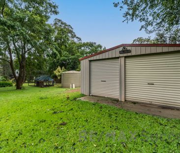Spacious Family Living with Multiple Living Areas in Highfields - Photo 6
