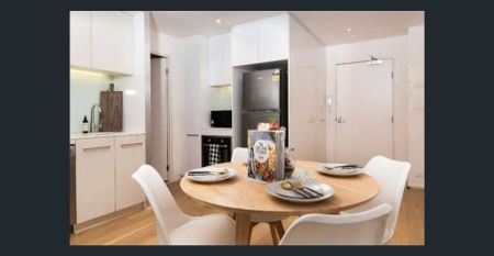 FURNISHED, Immaculately Presented Property Along Melbourne's Famous Tree-Lined Boulevard! - Photo 4