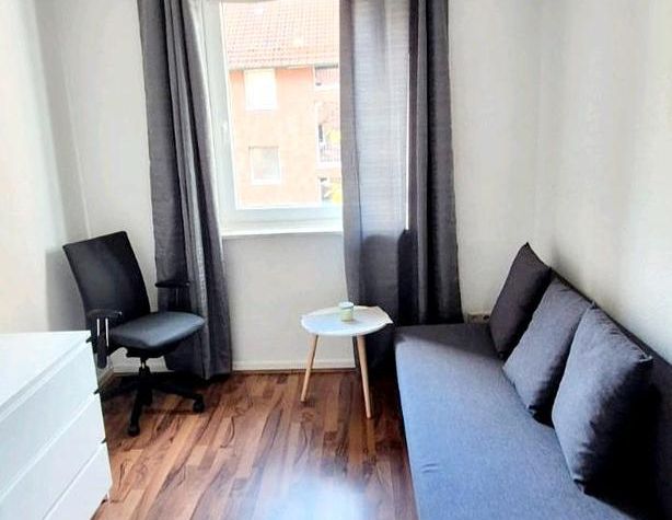 ZENTRAL Möblierte 2,5-Zimmer-Wohnung - Photo 1