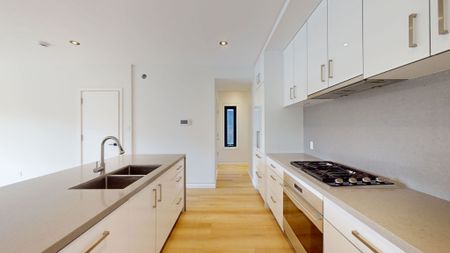 For Lease - 3212 Dundas Street Unit# 201, Toronto, Ontario - Photo 4