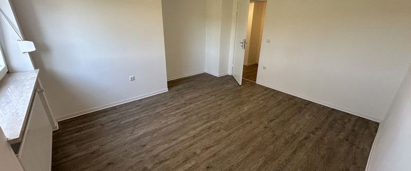 1. OG / 3 Zimmer mit Balkon - Foto 1