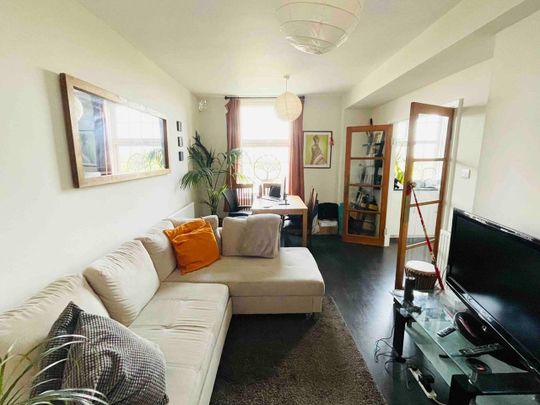 1 Bed Flat, Telford Court, SW2 - Photo 1