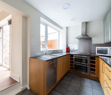 6 bed terraced house to rent in Gladstone Terrace, Newcastle Upon T... - Photo 4