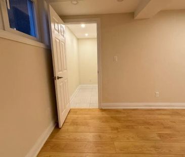 100 LARRATT LANE - Photo 3