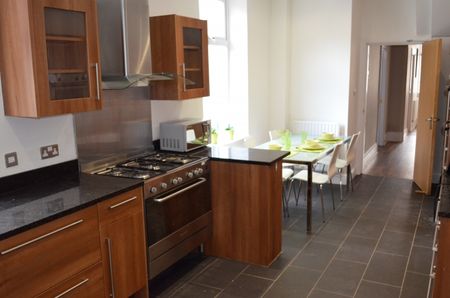 Simonside Terrace - Photo 4