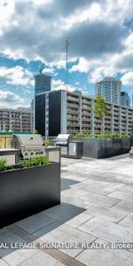 panoramic views spacious layout steps to TTC subway station! - Photo 4