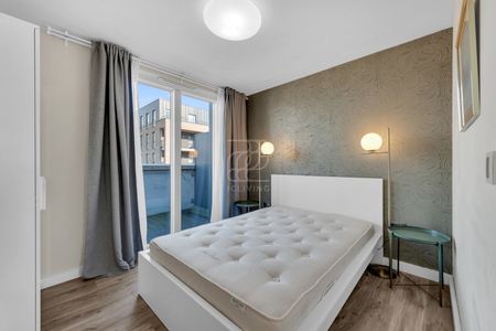 Platamone House, 13 Derny Avenue, E20 - Photo 4