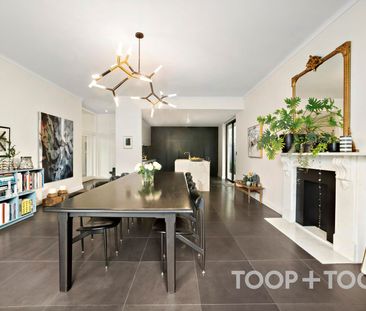 ARCHITECTURAL ELEGANCE IN PRESTIGIOUS WALKERVILLE - Photo 3