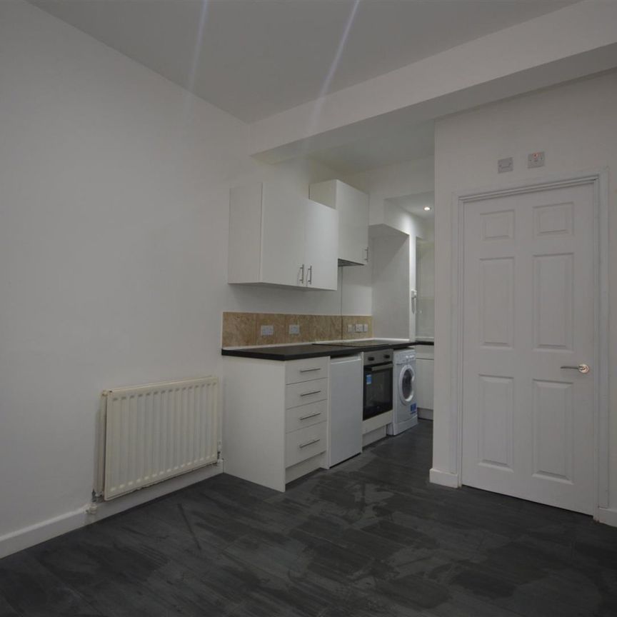 1 bedroom flat - Photo 1