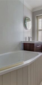 3 bedroom house in Putney High Street - Photo 4