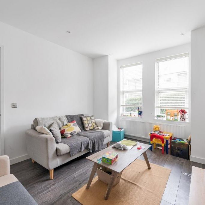 4 bedroom terraced house to rent - Photo 1