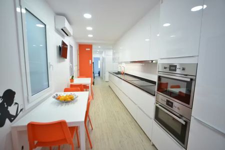 Carrer de Bonsoms, Barcelona, Catalonia 08028 - Photo 3